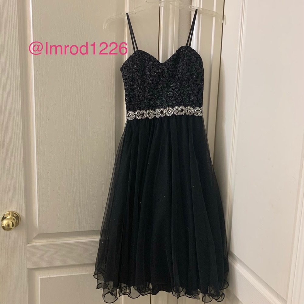 Juniors Size 5 -Cocktail/Princess Silhouette dress